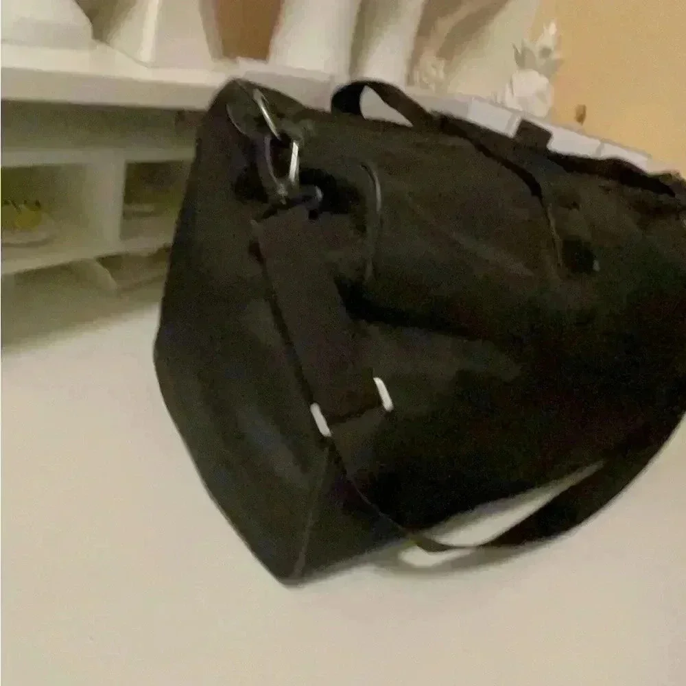 Escoda large travel bag waterproof, long adjustable straps fit a lot of stuff